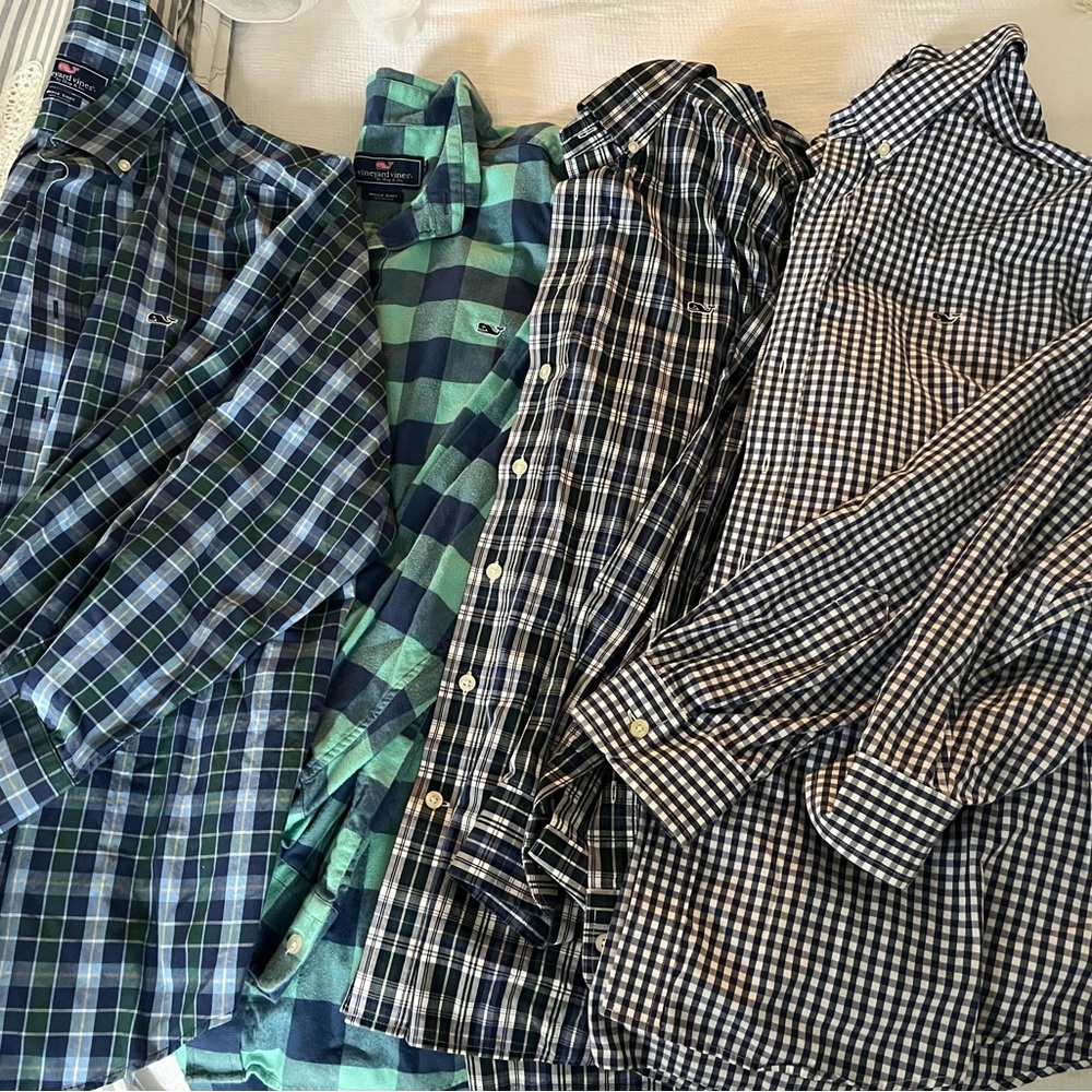 Lot of 4 Men’s Vineyard Vines button down shirts, size XL, excellent condition!